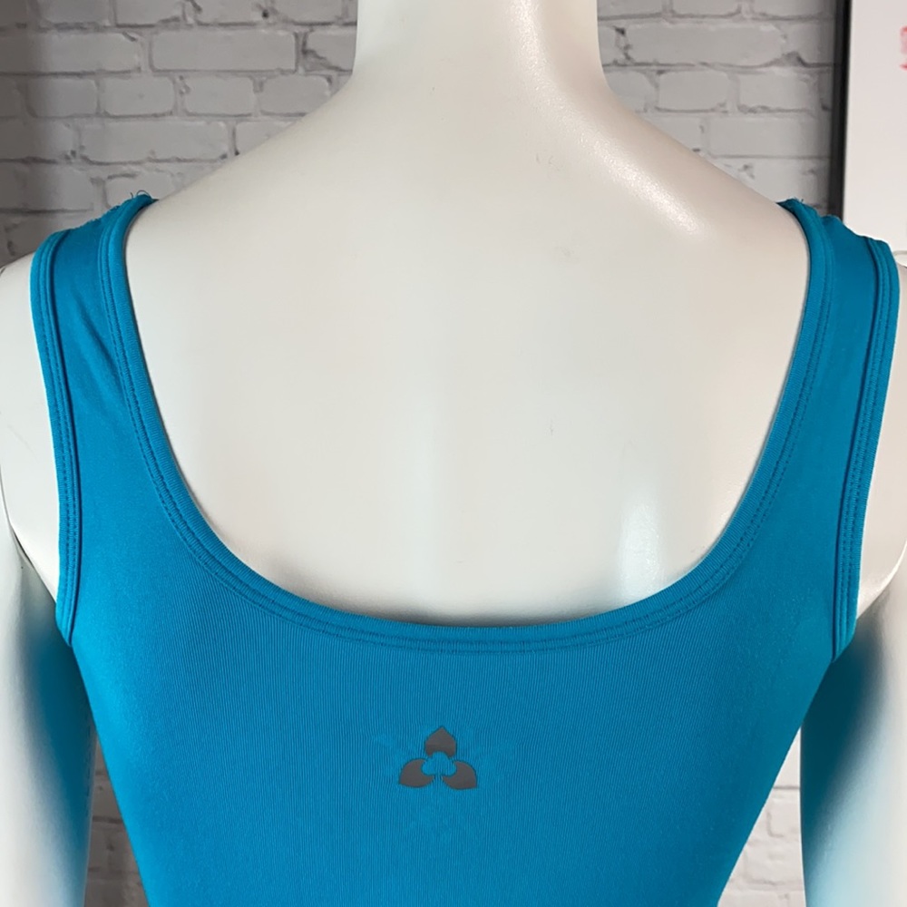 Reebok Blue Activewear Tank Top Size: XS - Picture 7 of 17